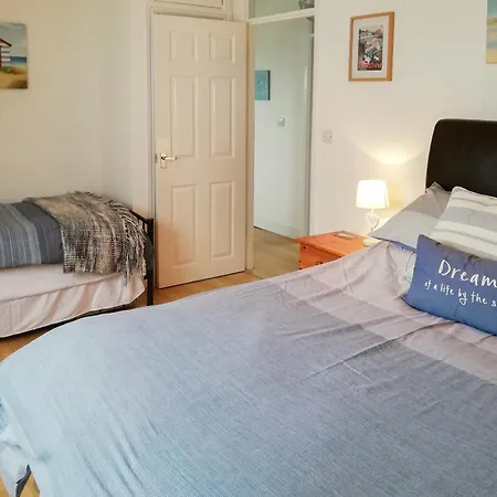 Holiday home Trevone